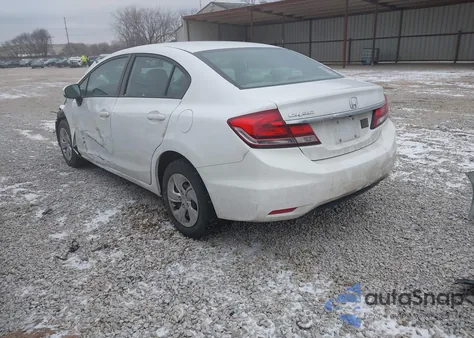 2015 Honda Civic Lx z USA, uszkodzony, nr VIN 19XFB2F52FE091372